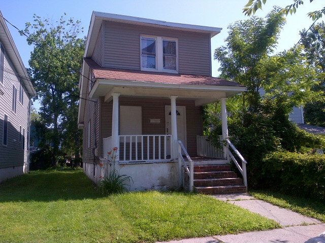 1131 Sewall Ave