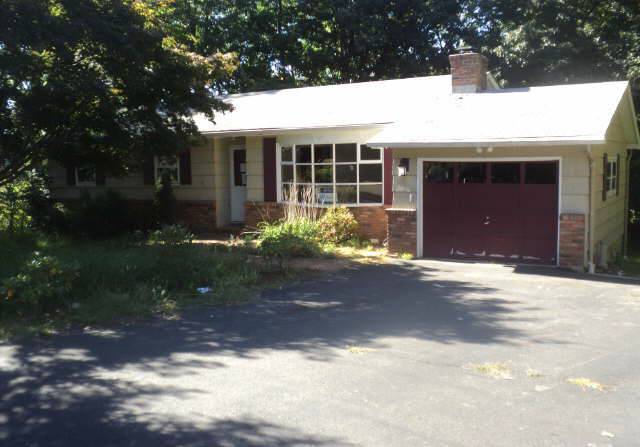 10 Crestdale Dr