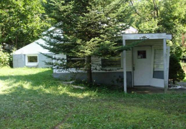 109 Woodland St