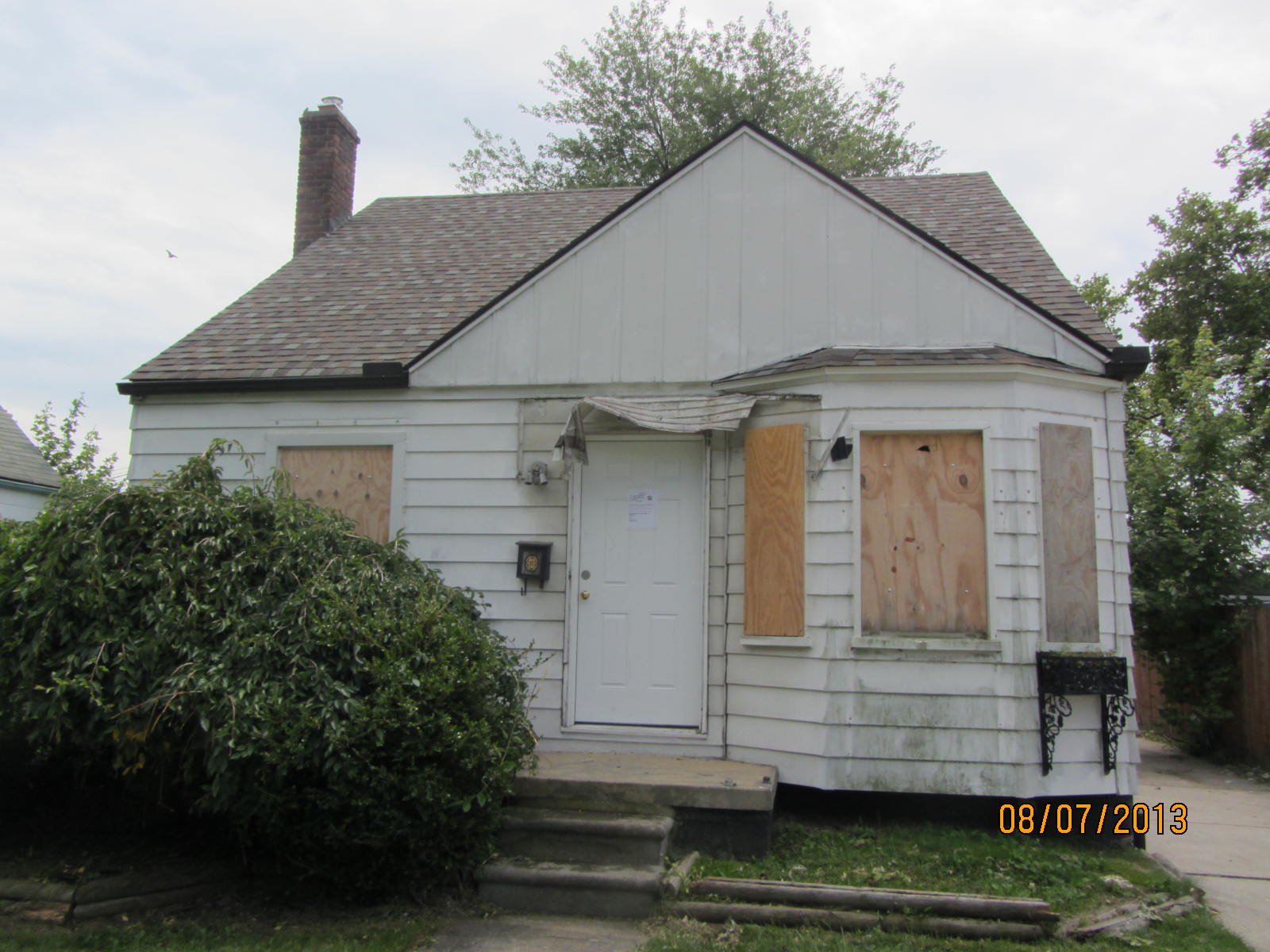 16012 Maddelein St