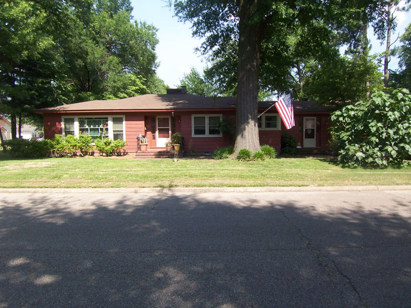 320 N 10th St