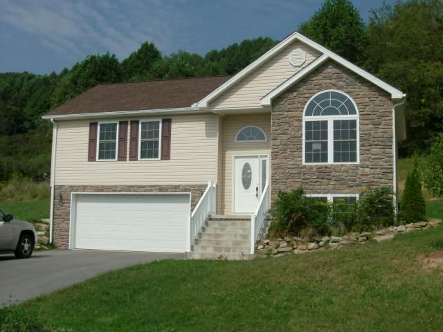 153 Beth Ln