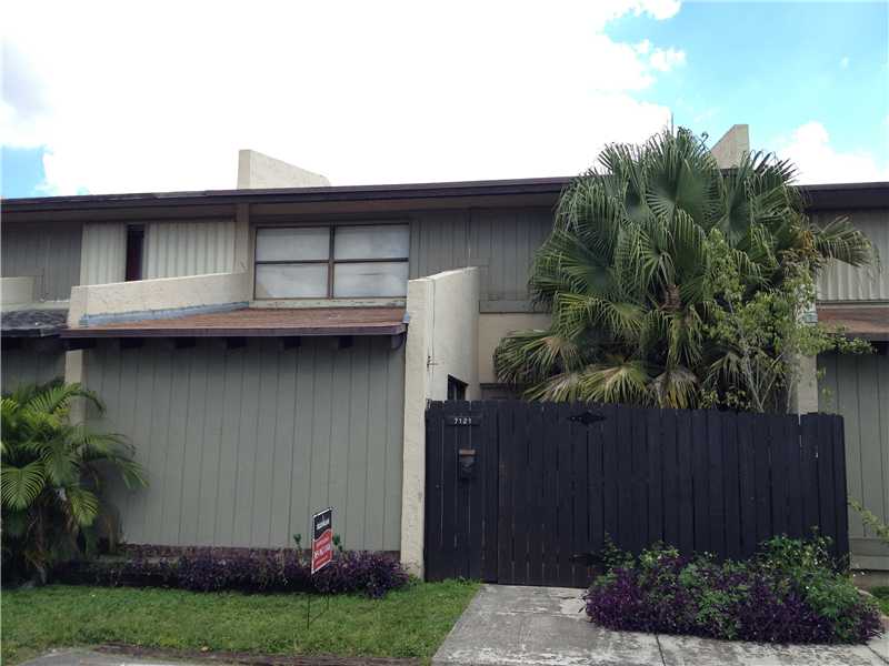 7121 SW 111 PL # 7121