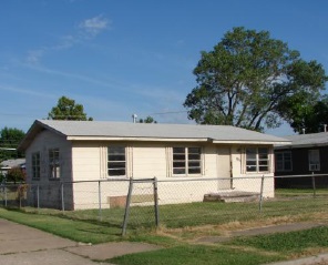 1527 S Rogers Ave