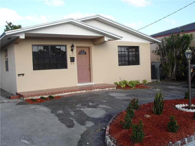 2835 SW 38 CT