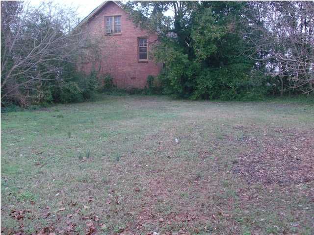 637 Scott St