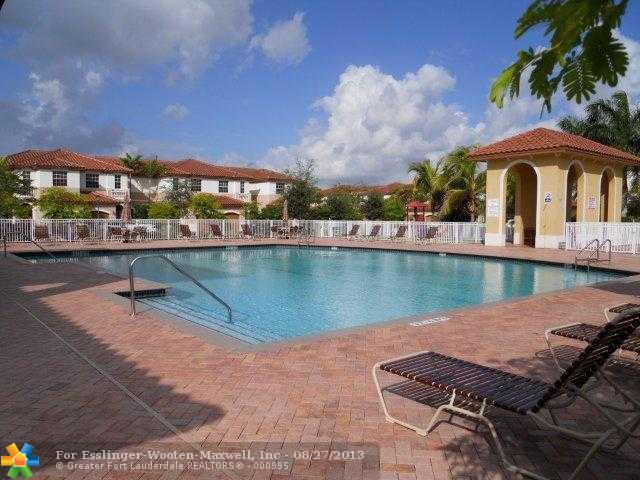 4904 SW 140TH TER # 8