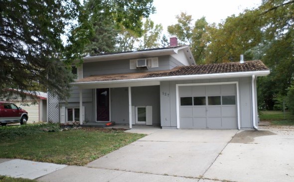 127 Jefferson Ave S
