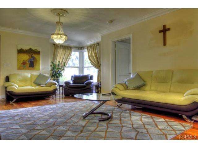 1115 Cerritos Dr