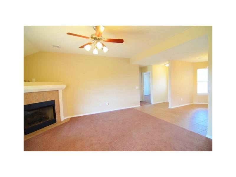 1081 BLISS St