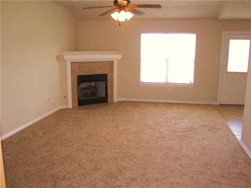 1020 APPLEWOOD CIR