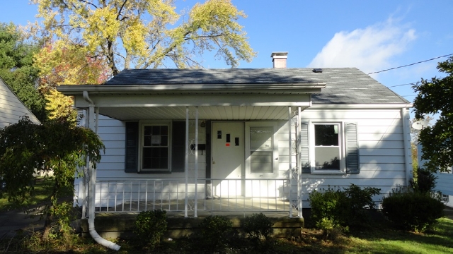 832 Marmion Ave