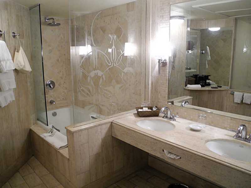 3000 FLORIDA AV # 555