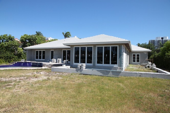 418 POINCIANA DR
