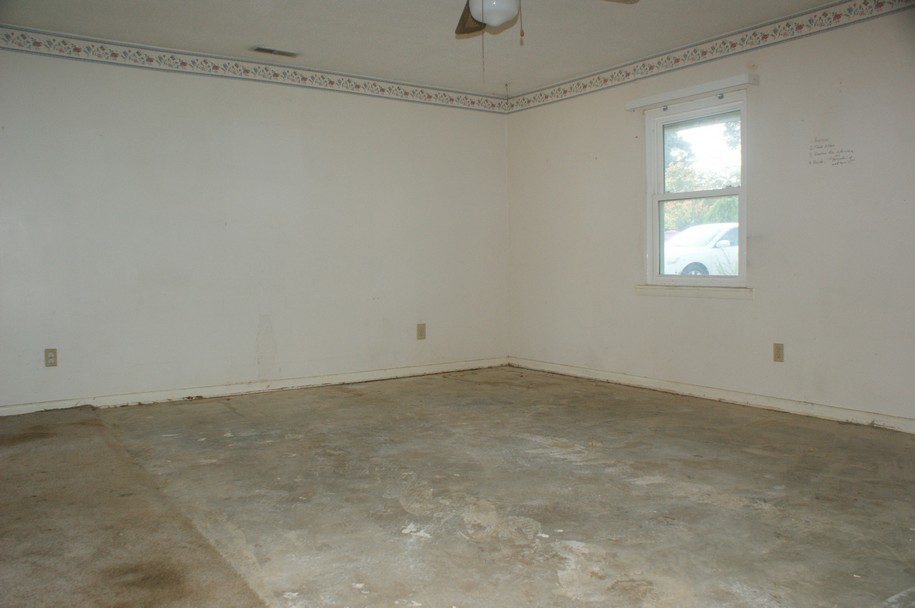 1002 WRIGHT DRIVE
