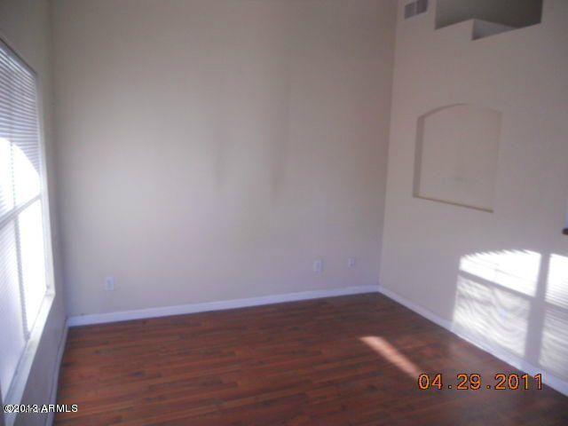 433-435 N 18TH Drive