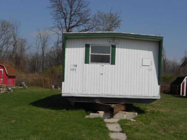 695 Holmes Dr