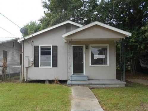 1038 Saint Charles