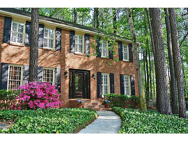 4960 Lakeland Woods Court