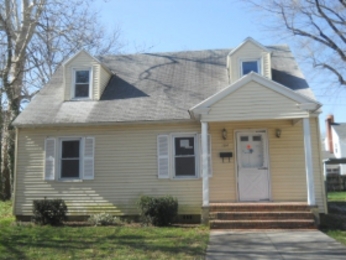 104 S Colonial Court