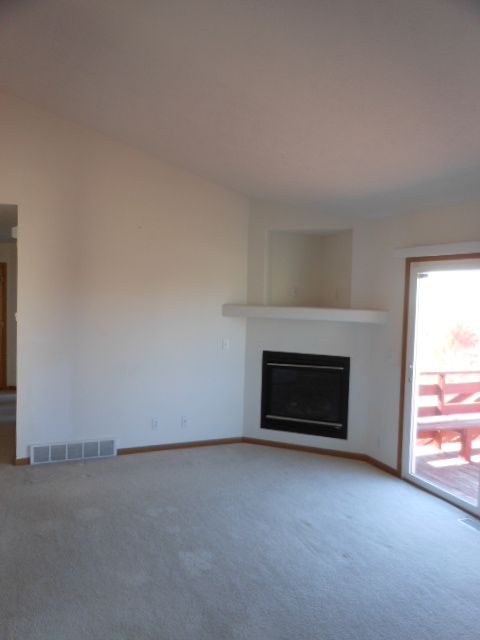 8810 N 75th Ave
