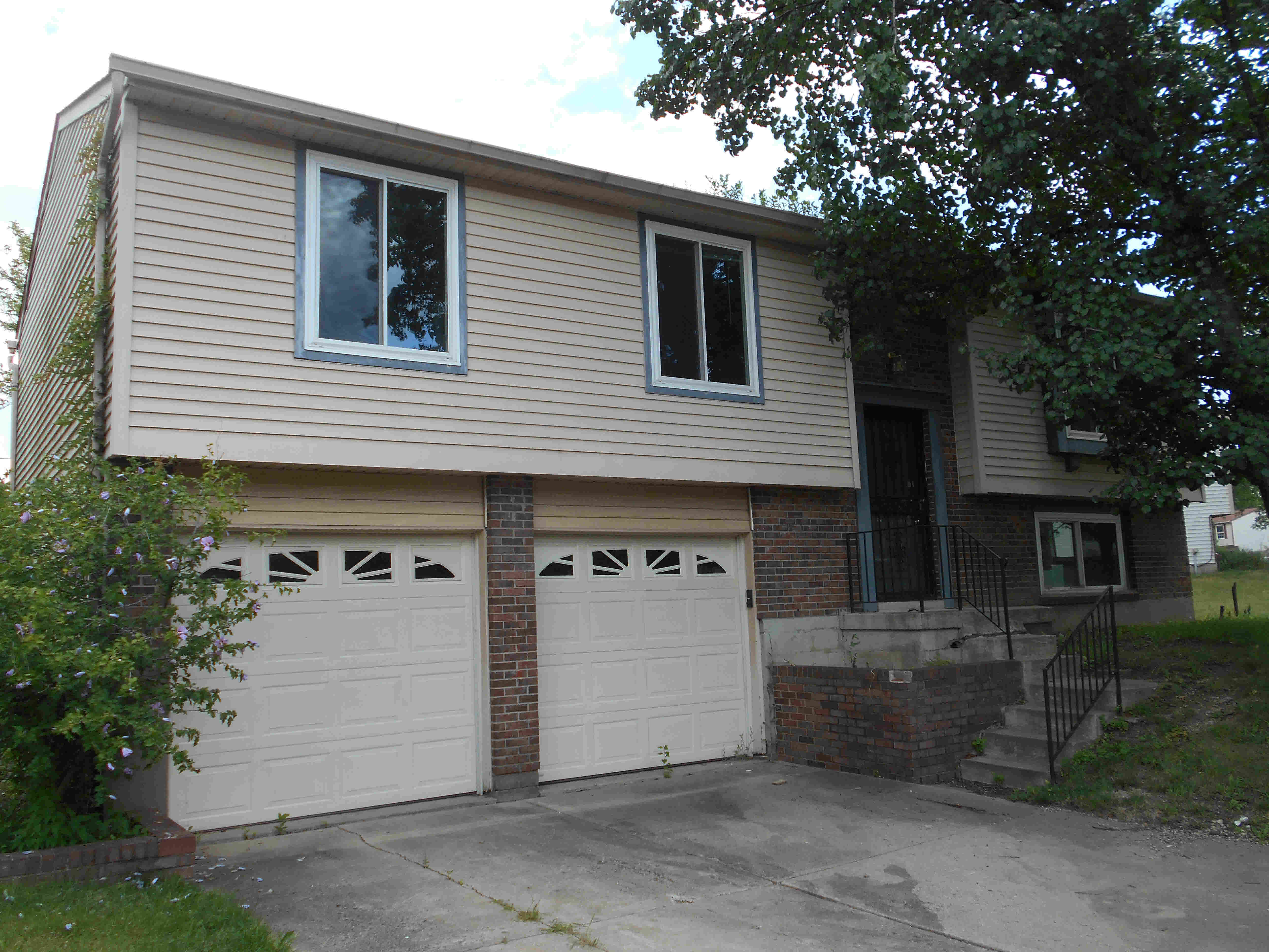 10 Bluffside Drive