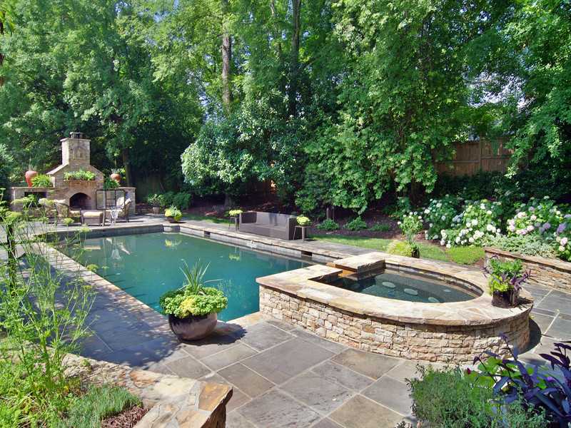 290 Robin Hood Road Ne