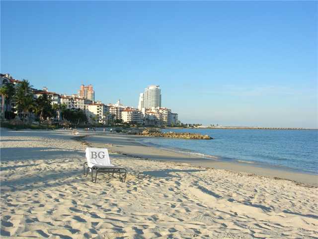 19122 FISHER ISLAND DR # 19122