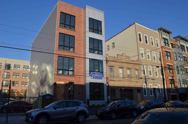 626 GRAND ST