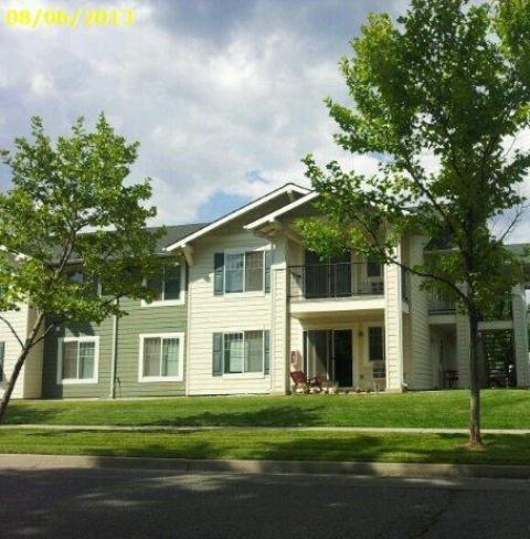 2704 E 44th Ave