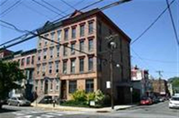 422 MADISON ST