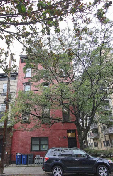 212 ADAMS ST