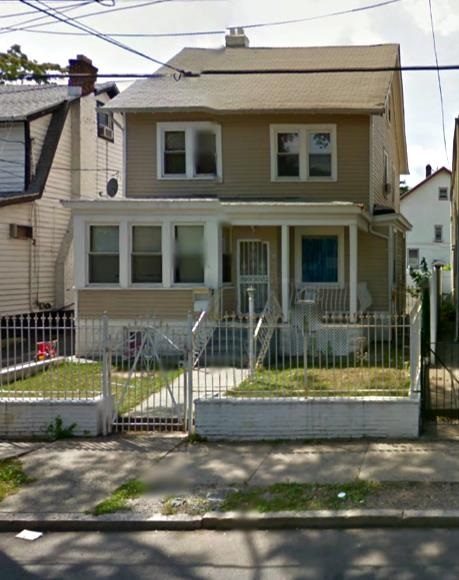 393 CLINTON PL