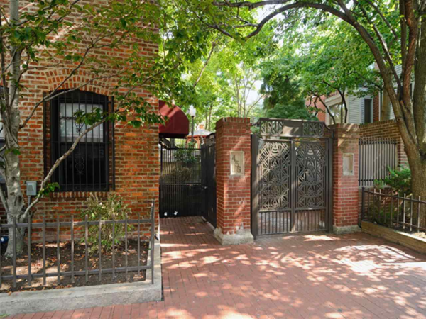456 9TH ST