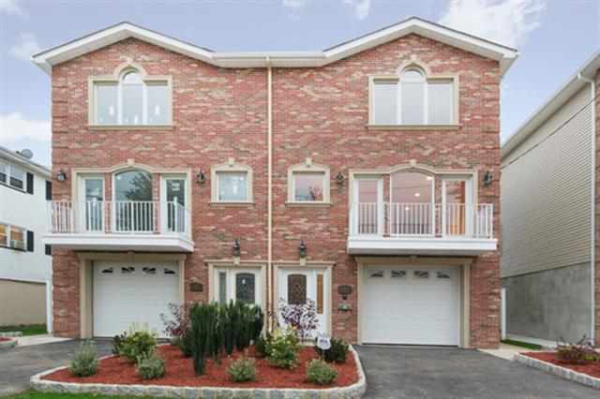 6 KIESEWETTER LANE