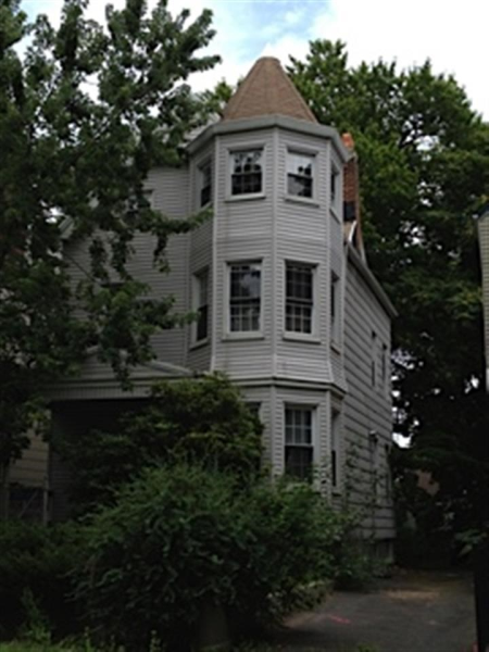 110 HOLLYWOOD AVE