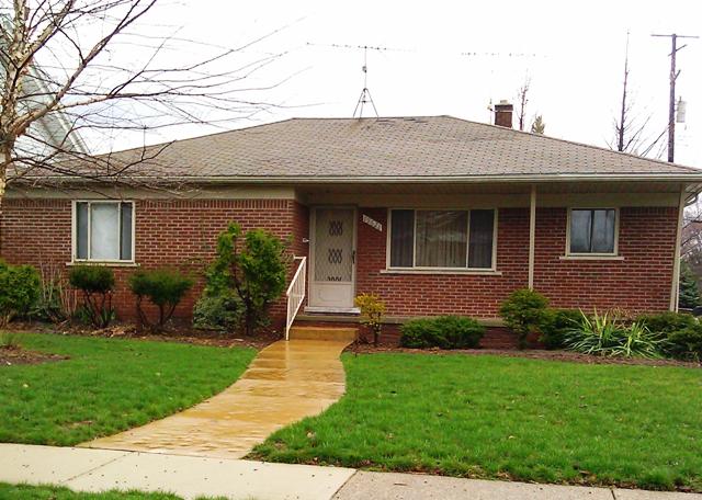 15621 Charles R Ave
