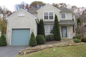 62 Cynthia Rd