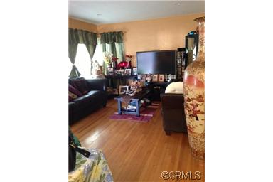 3075 Chestnut Ave.