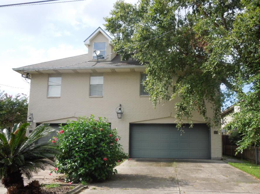 213 Rose St