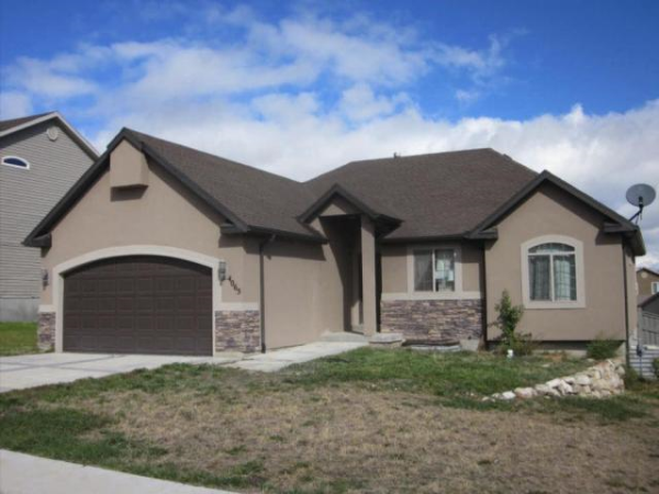 4065 E Comanche St