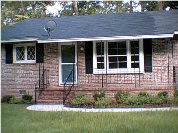 104 FOREST CIR