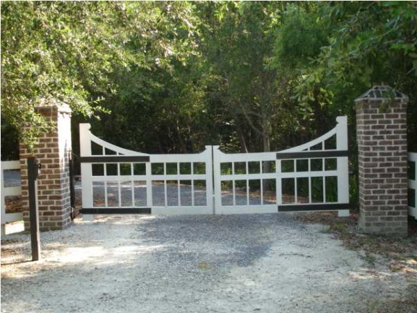 2 MIDDLE CREEK RD