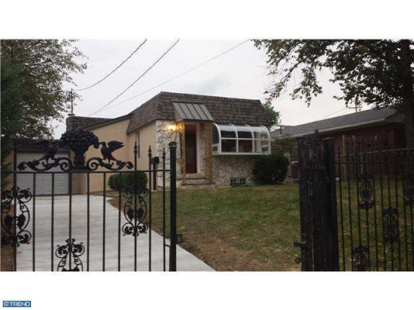 2104 BORBECK AVE