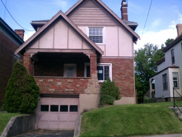 4229 Leonard Ave