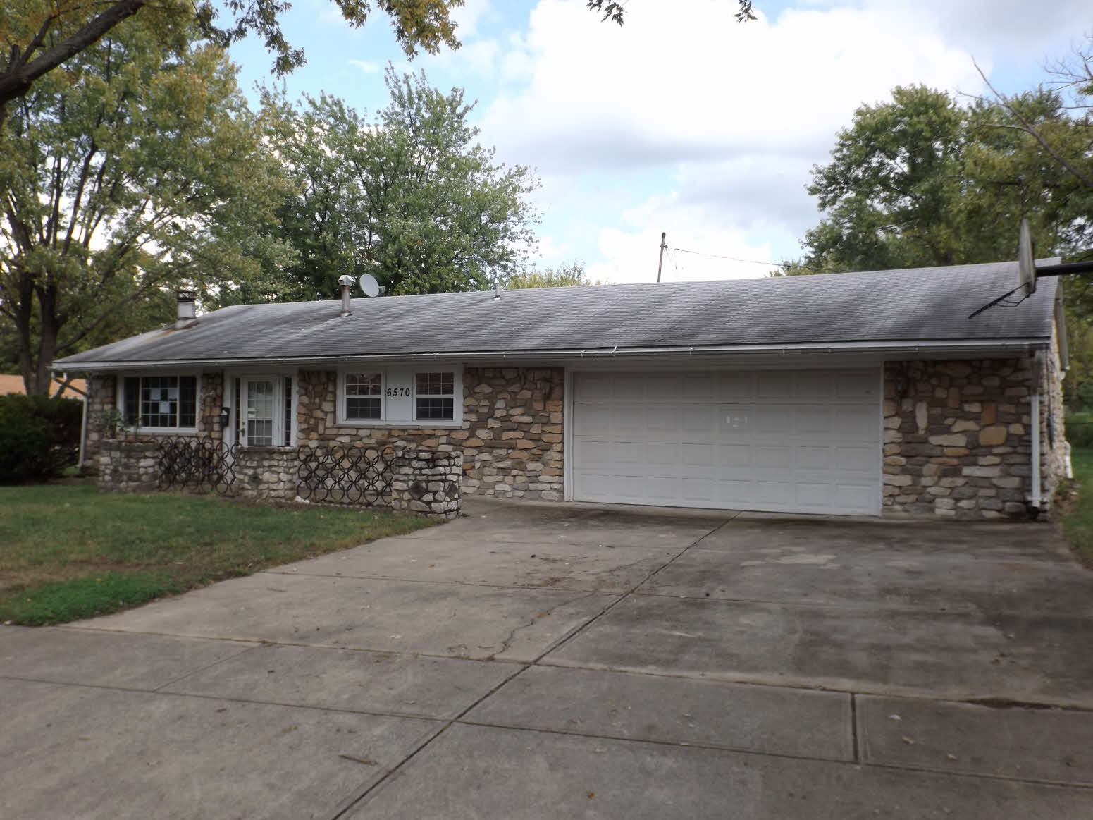 6570 Canastota Dr