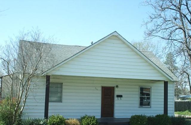 401 N Oak
