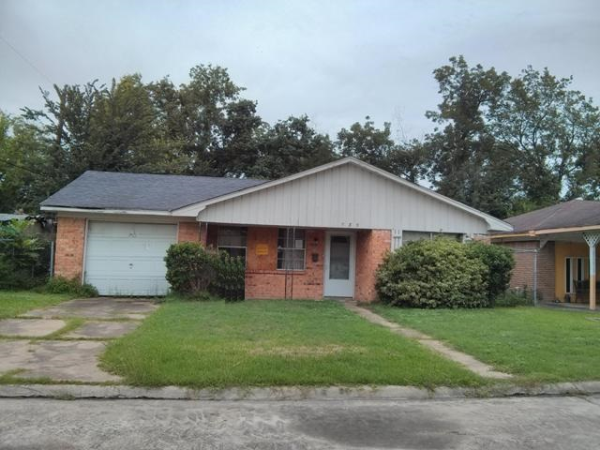140 W Whitney St
