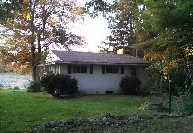 24 Ash St