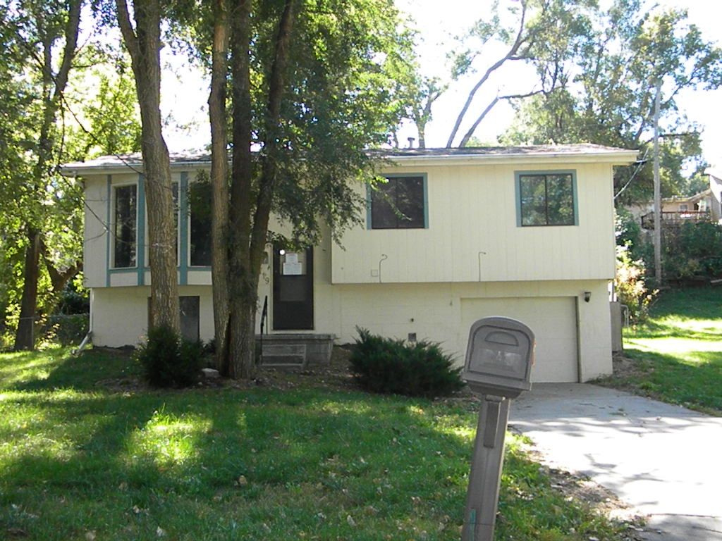 4719 Huntington Ave